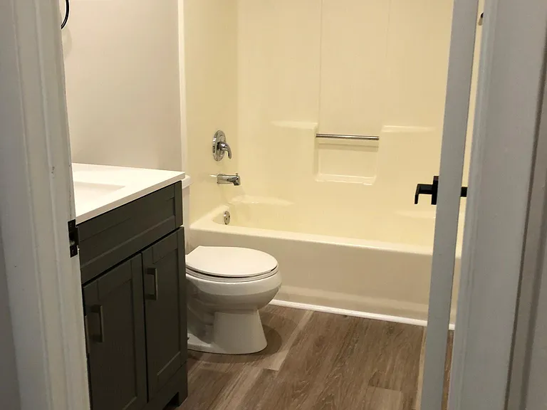 3884 Staffordshire Ln — Photo 4