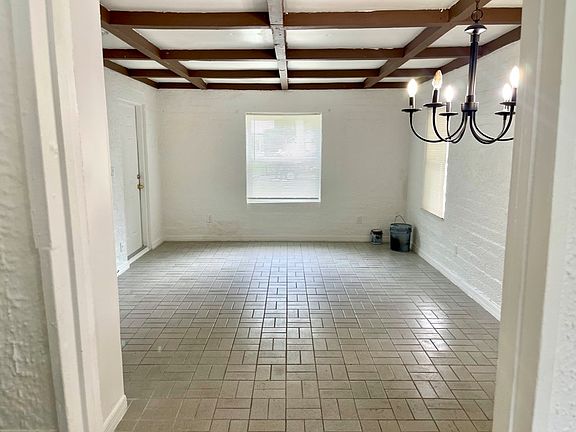 3rd image of 334 Fern Rd
