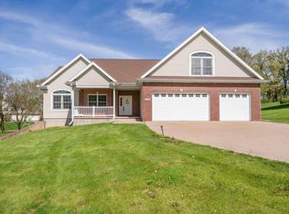 2603 Dover Downs St, Muscatine, IA 52761
