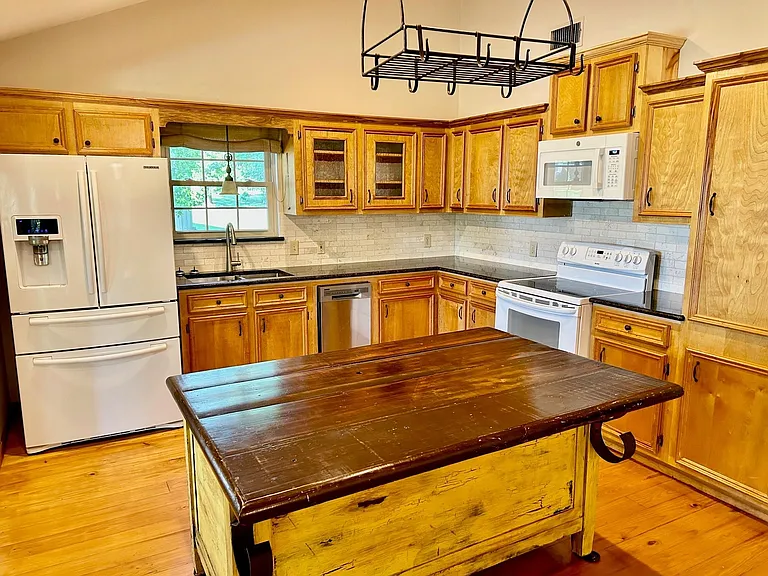 131 Southwood Shores Dr — Photo 5