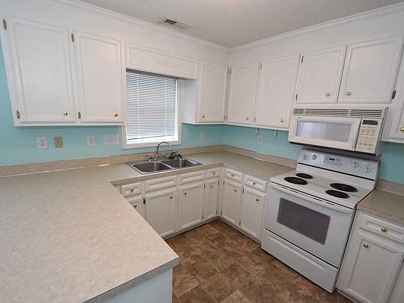 5th image of 3951 Ooo3 Sterling Pointe Dr