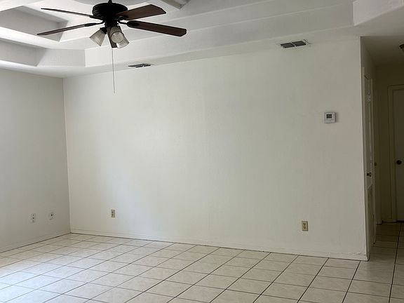 3rd image of 1617 Iowa St