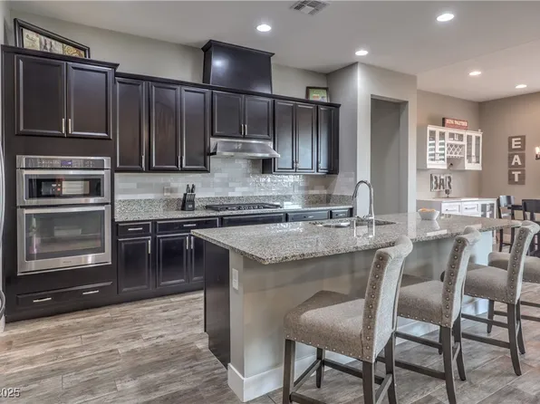3428 Isle Dr, Las Vegas, NV 89141