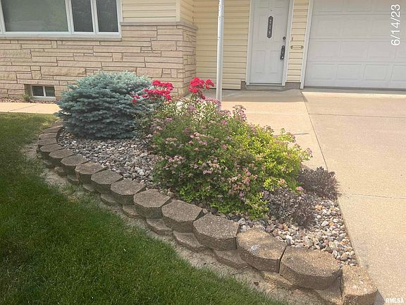 4th image of 219 Hillcrest Dr