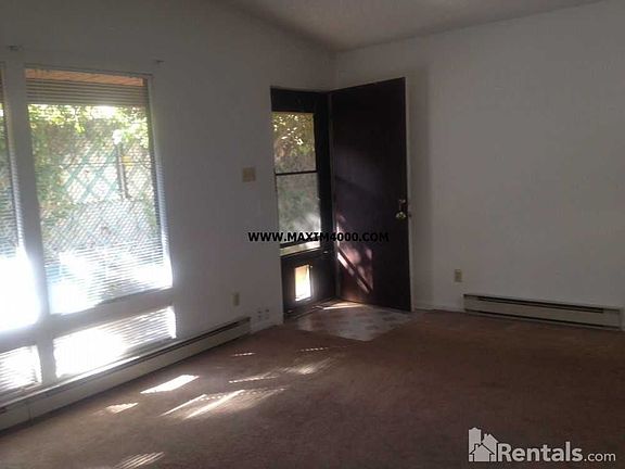 2nd image of 165 Belaire Dr APT 25