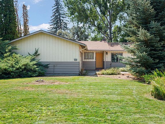 2nd image of 668 NE Ochoco Ave