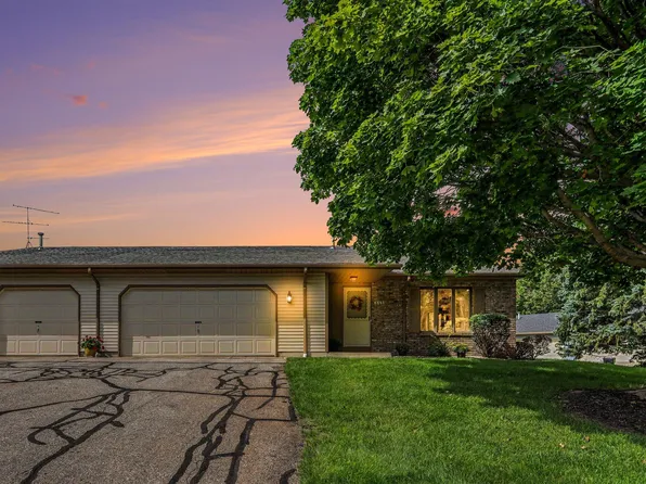 6661 Leisure Creek Dr SE, Caledonia, MI 49316