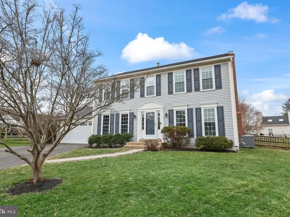 14353 Locust Grove Ct, Centreville, VA 20120