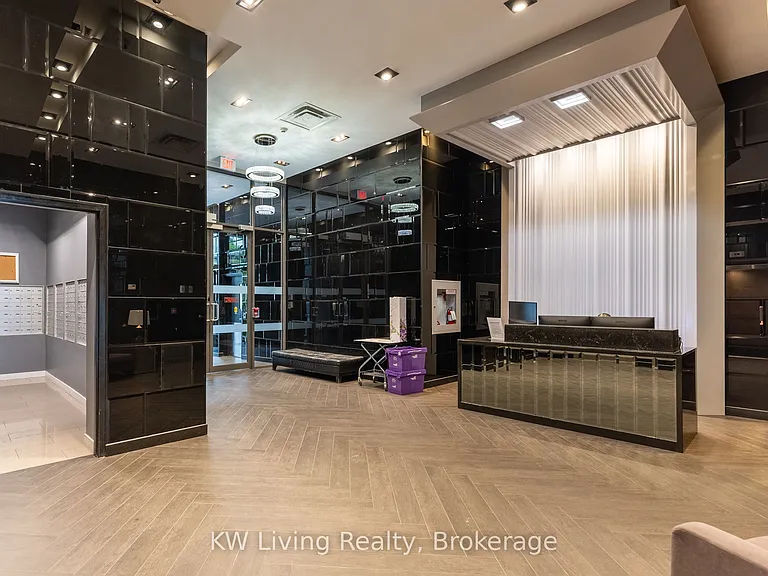 90 Broadview Ave #LW1 — Photo 28