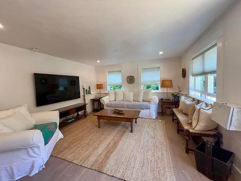 1703 Chapala St #A — Photo 6