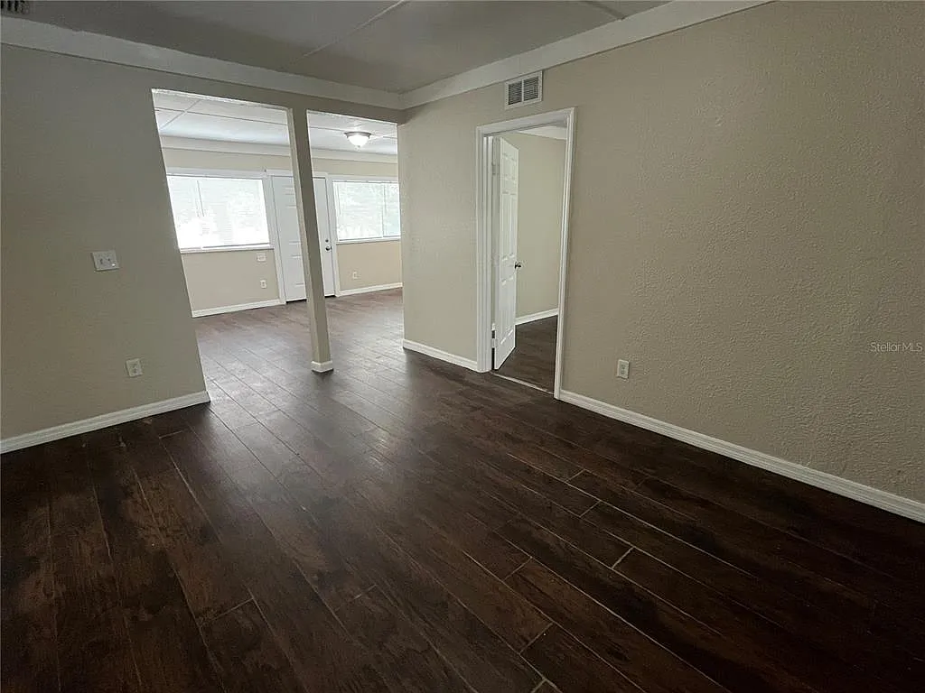 4 bed, 1.0 bath, 1456 sqft, $1,699 — Photo 3
