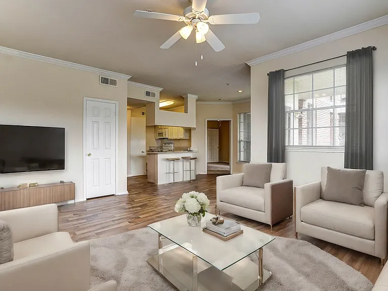 Turnberry Isle Apartment Homes — Photo 4