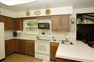 4th image of 20908 Collier Ave