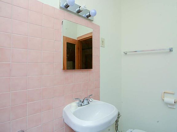 2nd image of 5301 N Ashland Ave APT 107