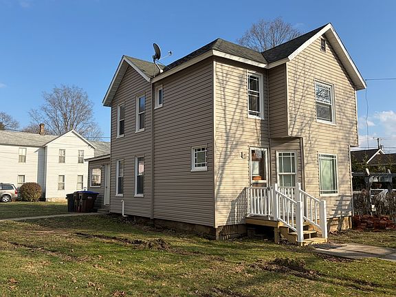 3rd image of 422 N Brown St