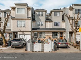 42 Studio Ln, Staten Island, NY 10304