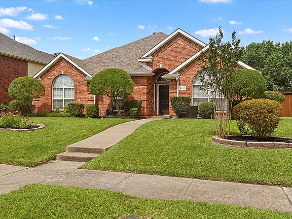 2nd image of 2811 Ashbury Dr
