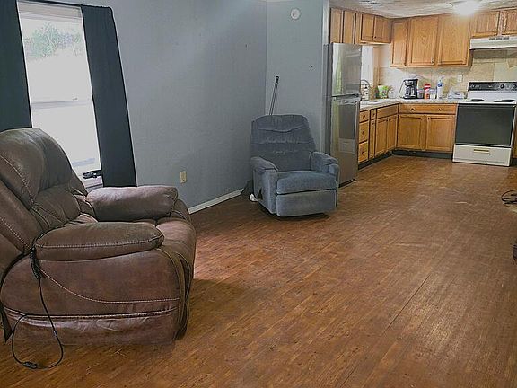 3rd image of 217 Upshur St