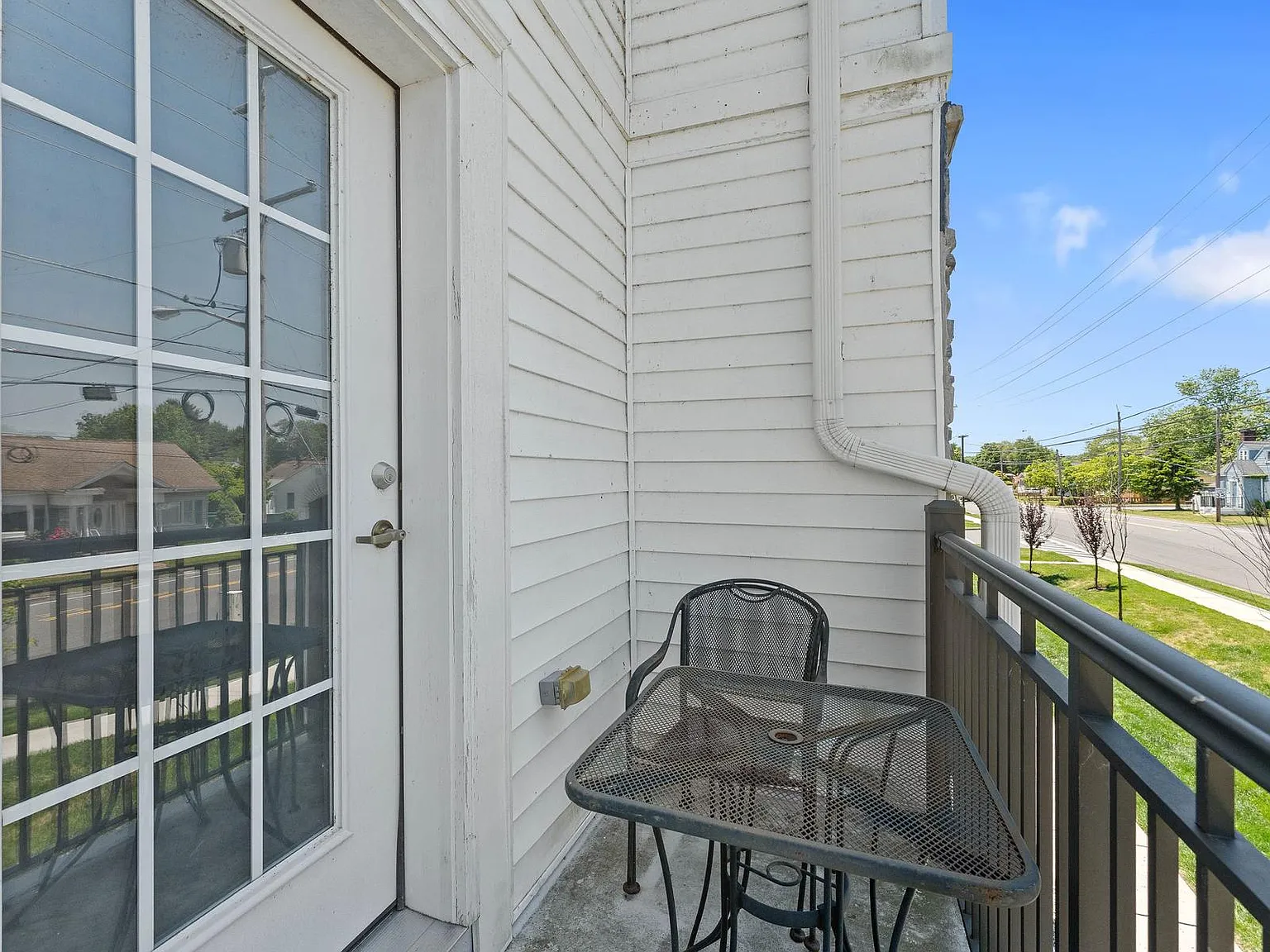 2 bed, 2.5 bath, 1407 sqft, $2,550 — Photo 3