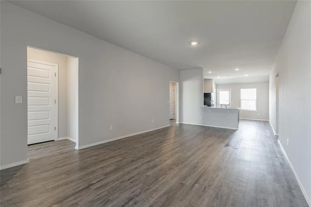 4 bed, 1723 sqft, $1,700 — Photo 3