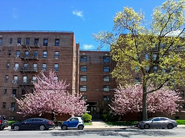 2209 Knapp St APT 5A, Brooklyn, NY 11229
