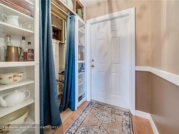 3rd image of 620 NE 12th Ave APT 602