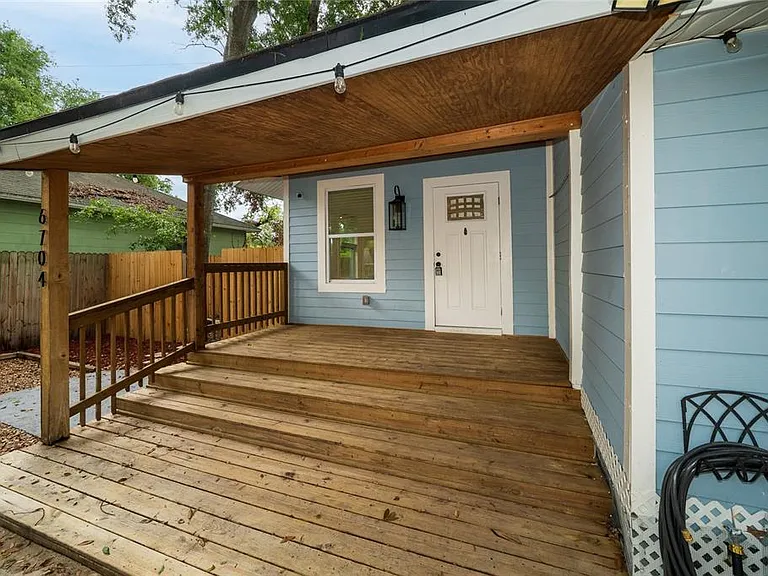 6704 N Taliaferro Ave — Photo 5