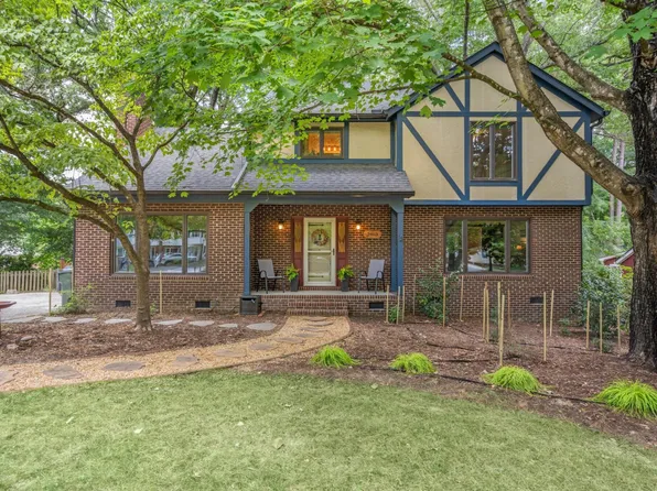 2463 Foxwood Dr, Chapel Hill, NC 27514