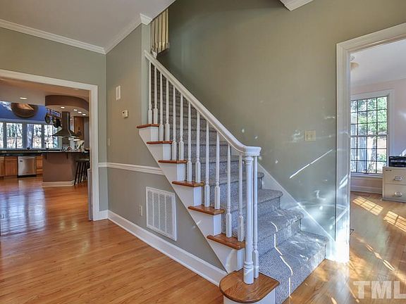 2nd image of 106 Foxridge Ct
