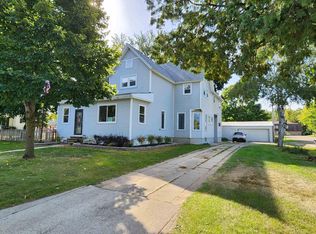 212 W Lyons St, Rio, WI 53960