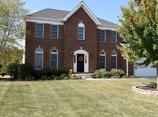 334 Lake Run Ln, North Aurora, IL 60542