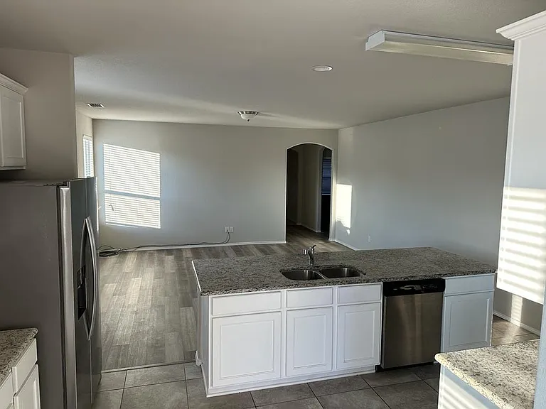 1412 Ellis Ln — Photo 18
