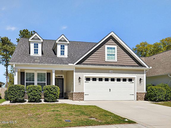 3rd image of 128 Downy Drive