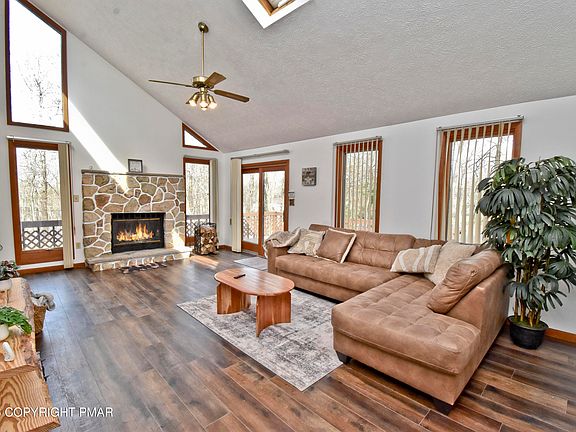 2nd image of 1782 Glade Dr