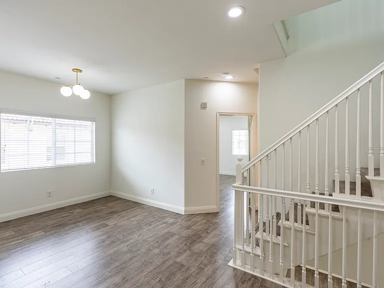 10623 Mona Way — Photo 17