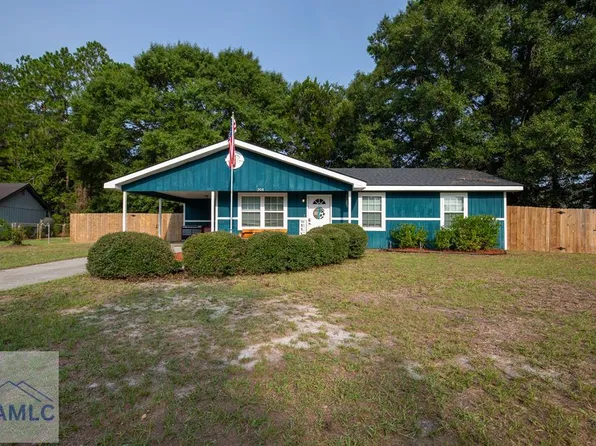 208 Pineneedle Ct, Hinesville, GA 31313