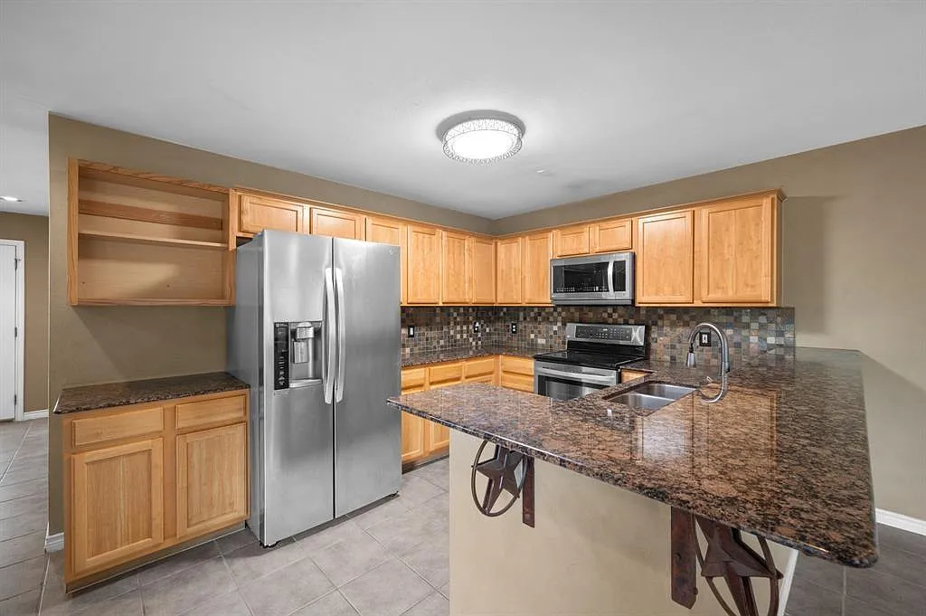2 bed, 2.5 bath, 1430 sqft, $1,900 — Photo 4