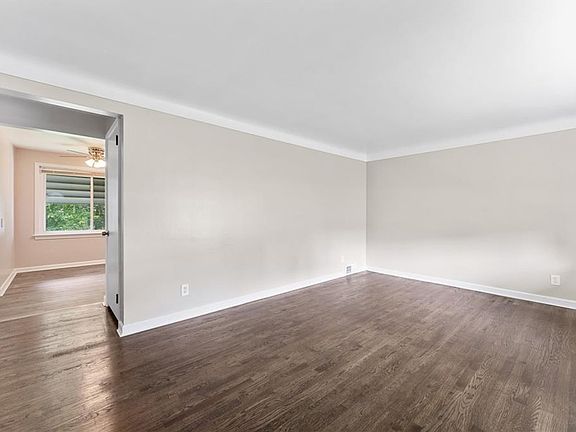 4th image of 304 S Bon Air Ave