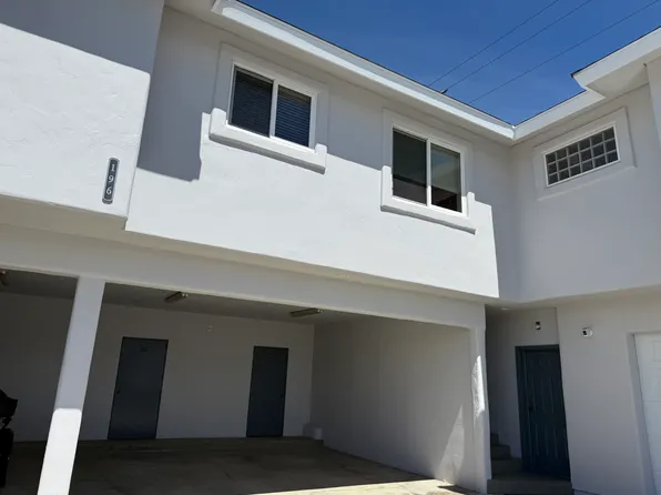 196 College Dr Unit 1A, Ventura, CA 93003