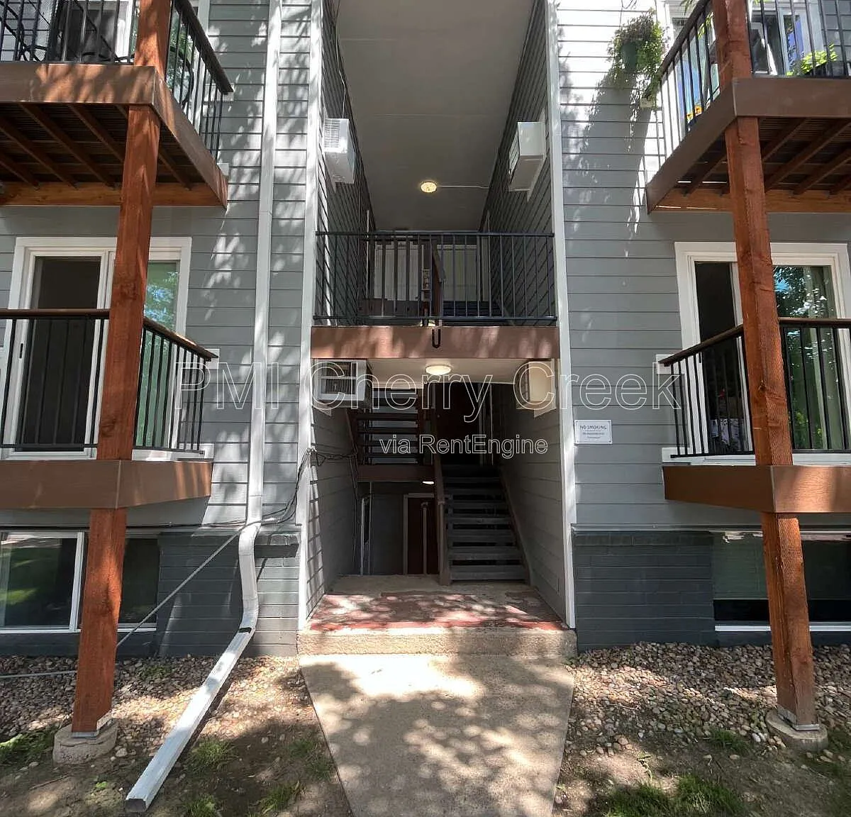 3 bed, 2.0 bath, $2,100 — Photo 1