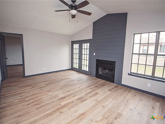 5th image of 2608 Woodlands Dr
