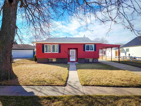 202 S Elk St, Tilden, NE 68781