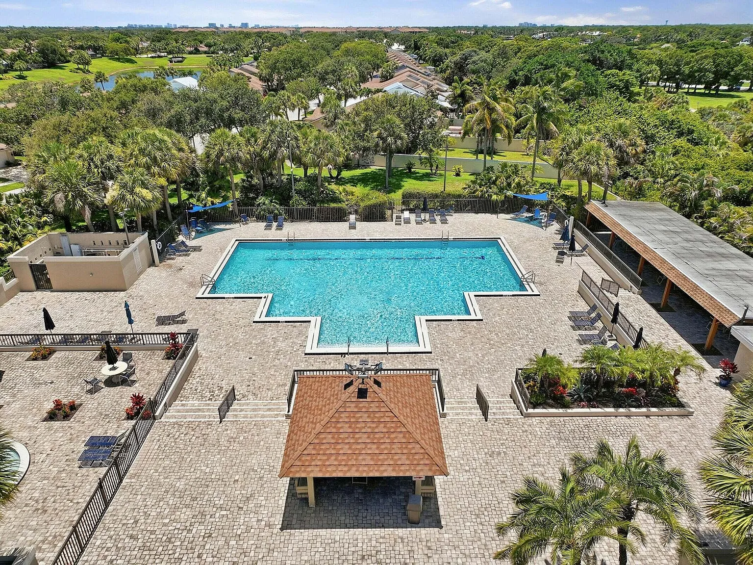 2 bed, 2.5 bath, 1236 sqft, $3,500 — Photo 3