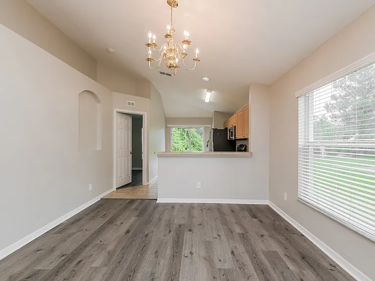 7546 Oxford Garden Cir — Photo 5