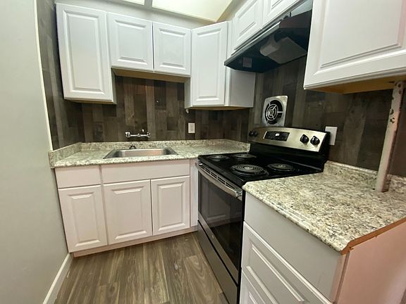 3rd image of 5026 20th Ave NE #B