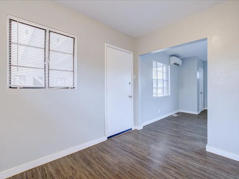2116 N Forgeus Ave #A — Photo 10