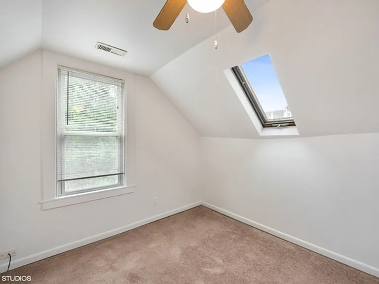 1747 W Newport Ave — Photo 10