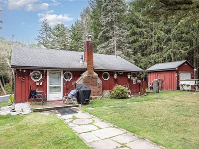 9059 Bert Harvey Rd, Almond, NY, 14804
