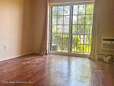 5th image of 50 Donna Ct APT 2