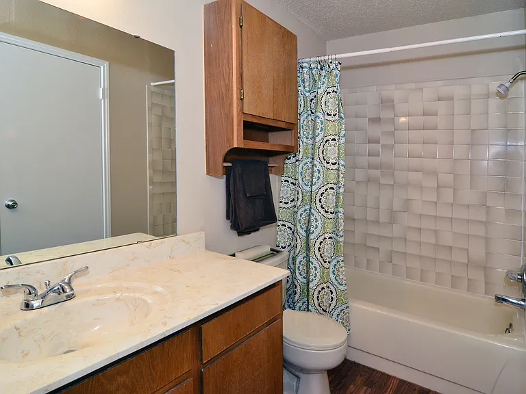 Woodbridge Crossing Apartments — Photo 21